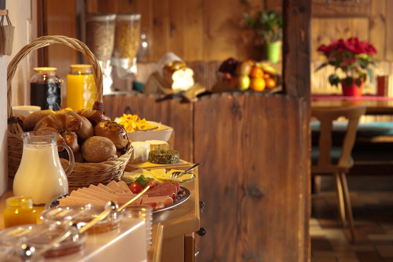 restaurant-CHATEAUVIEUX-min_breakfast-801827